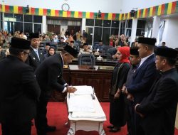 Rapat Paripurna DPRD Rohul Tetapkan Anton – Syafaruddin Sebagai Bupati dan Wakil Bupati Terpilih 2024